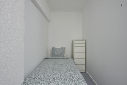 Single bedroom in Alvalade area