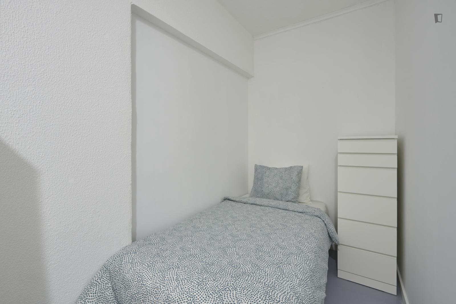  Single Bedroom In Alvalade Area  -  Single bedroom in Alvalade area  - Gallery -  1