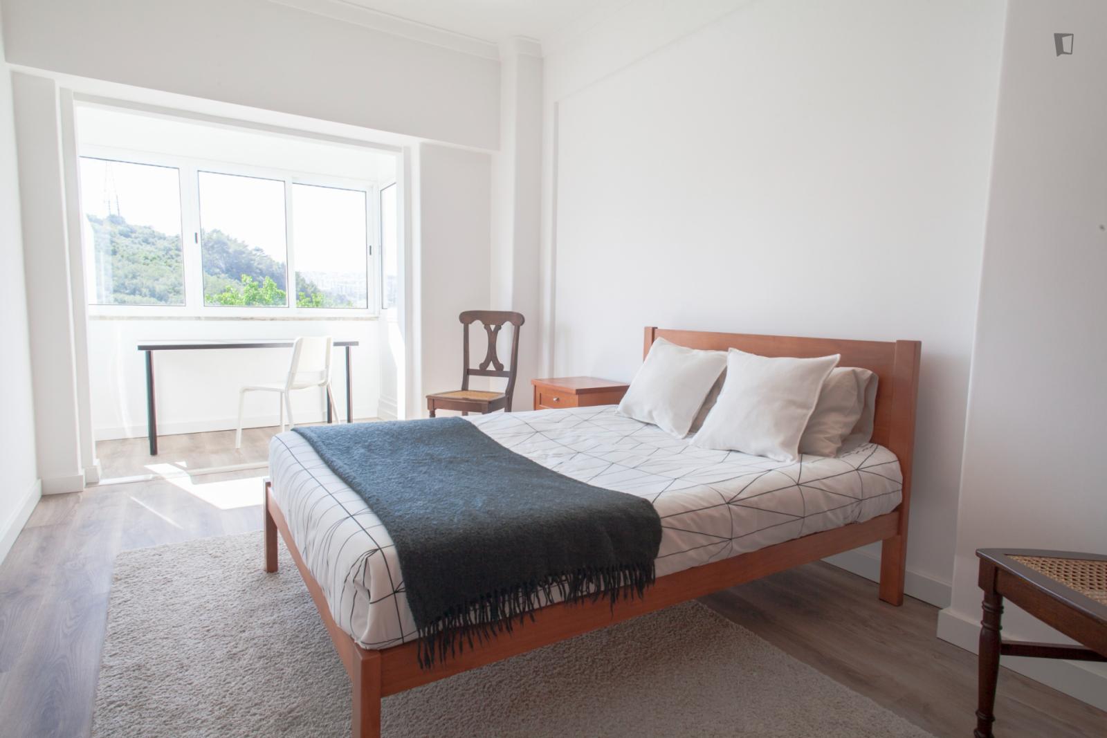  Bright Double Bedroom Close To The Ameixoeira Metro  -  Bright double bedroom close to the Ameixoeira metro  - Gallery -  1