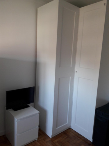 Attractive studio close to Sete Rios metro station