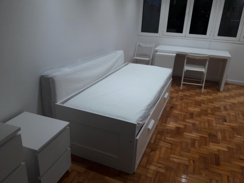 Attractive studio close to Sete Rios metro station