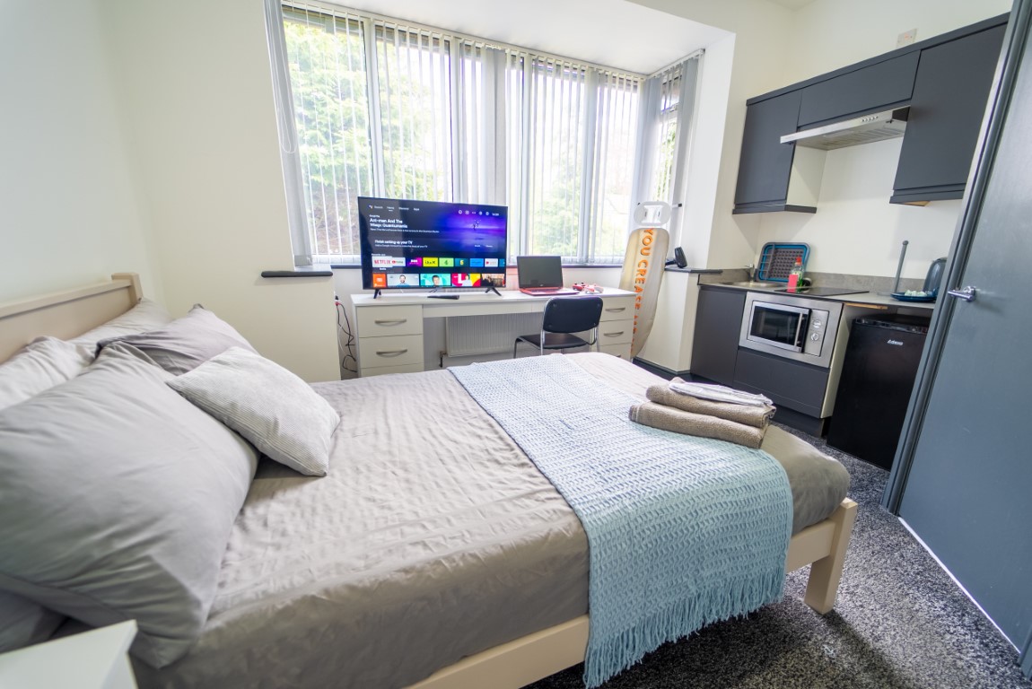  Studio Standard  -  76 Bournbrook Road  - Gallery -  3