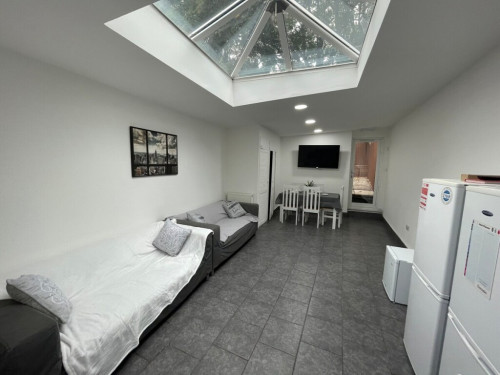 57 North Road - Gallery - 4