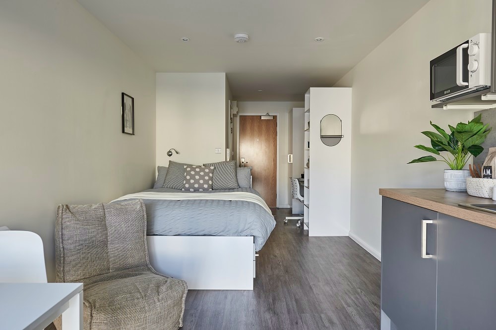  Superior Studio - Courtyard View  -  The Reservoir  - Gallery -  1