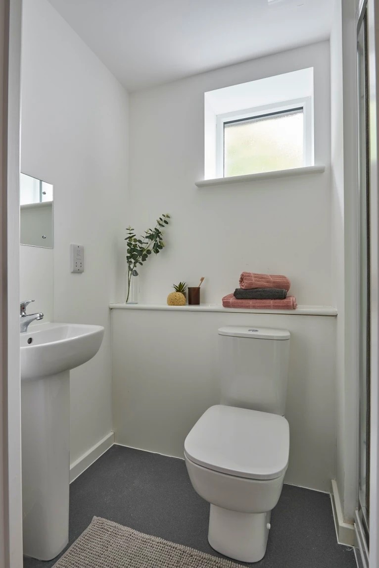  Standard Studio City View  -  The Reservoir  - Gallery -  4