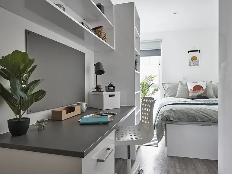 6 Bed En-Suite Plus - Courtyard View - 6