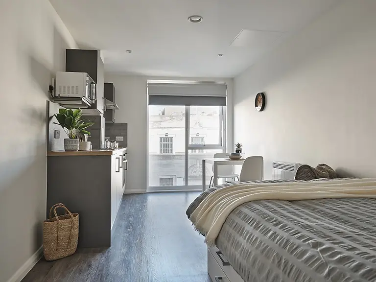 6 Bed En-Suite Plus - Courtyard View - 2