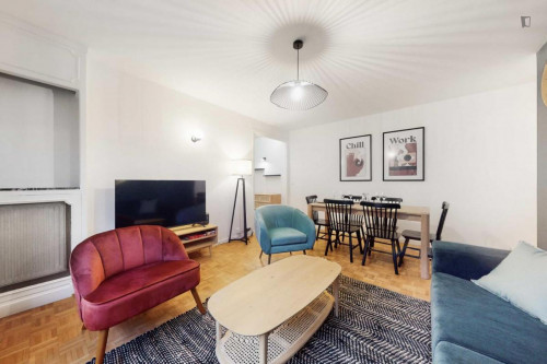 Cosy double bedroom in a 5-bedroom apartment close to Georges Brassens Park