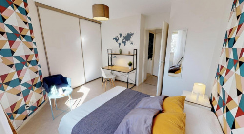 Luminous double bedroom near the Part Dieu train station