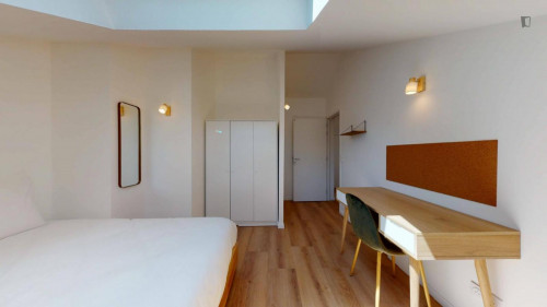Stylish double bedroom close to Parc de la Maison 