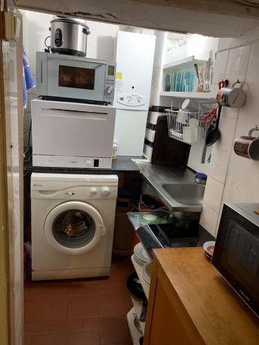 Homely double bedroom in trendy Bairro Alto