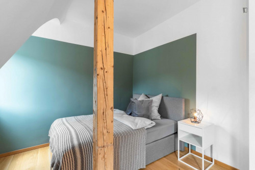 Comfortable double bedroom near Schwabstraße metro station