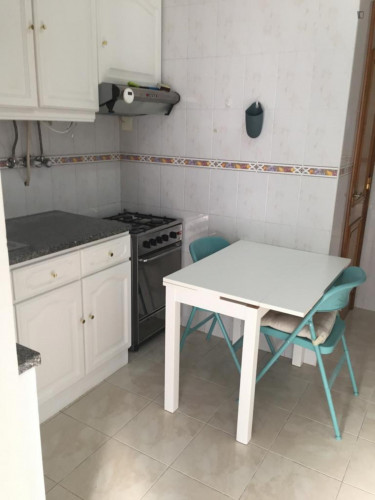 Appealing 2-bedroom apartment in Entrecampos - Gallery - 18