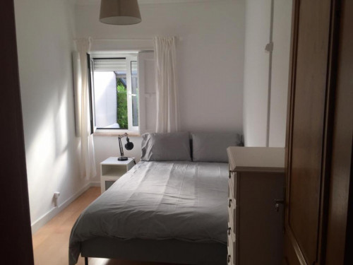Appealing 2-bedroom apartment in Entrecampos - Gallery - 11