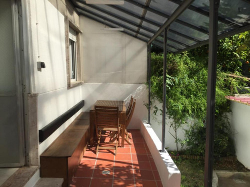 Appealing 2-bedroom apartment in Entrecampos - Gallery - 6