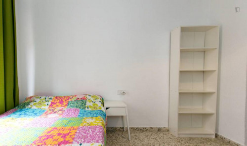 Single bedroom in a large flat, near Facultad de Derecho - Gallery - 13
