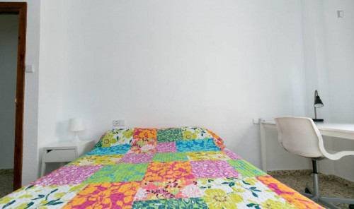 Bright single bedroom in a wide flat, close to Facultad de Derecho - Gallery - 14