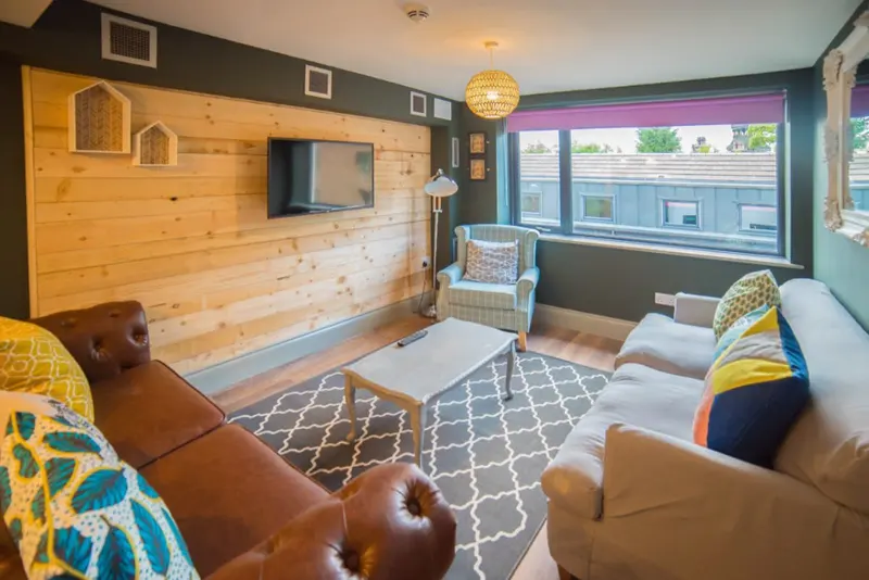  Silver Plus Room  -  Mary Morris House  - Gallery -  3