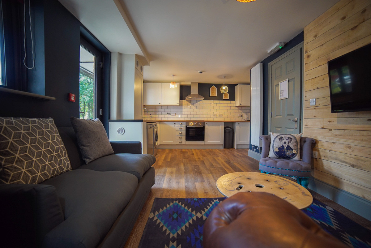  Gold Plus Room  -  Mary Morris House  - Gallery -  24