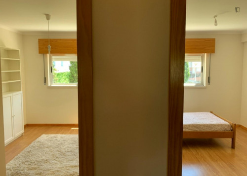 Snug single bedroom in well-linked Alcabideche - Gallery - 10