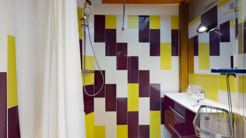 Cute double bedroom in Noisy-le-Sec
