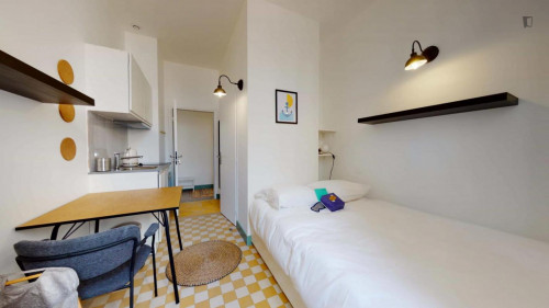 Cool studio close to Longchamp Palace