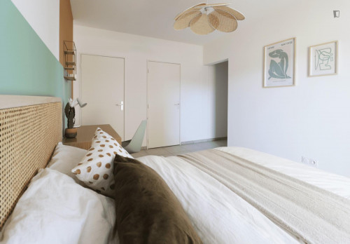 Large 23 m² bedroom for rent near Lyon - LYO44