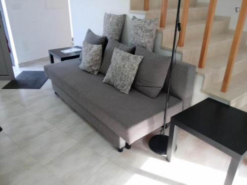 2-bedroom house, with outdoor area