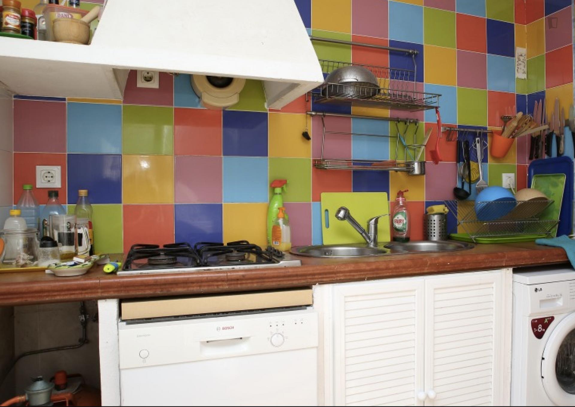 Neat double bedroom within reach of Universidad de Sevilla