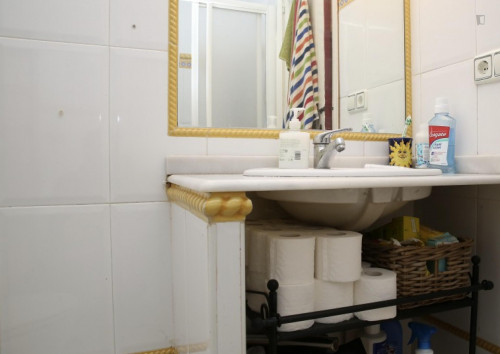 Neat double bedroom within reach of Universidad de Sevilla - Gallery - 7