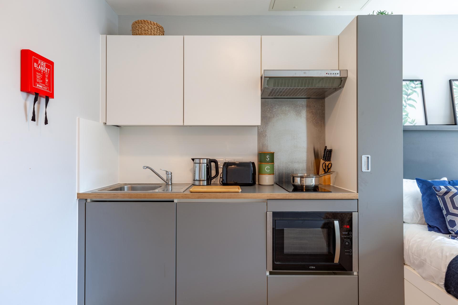 Premium Gold Studio - West Way Square - Gallery - 4