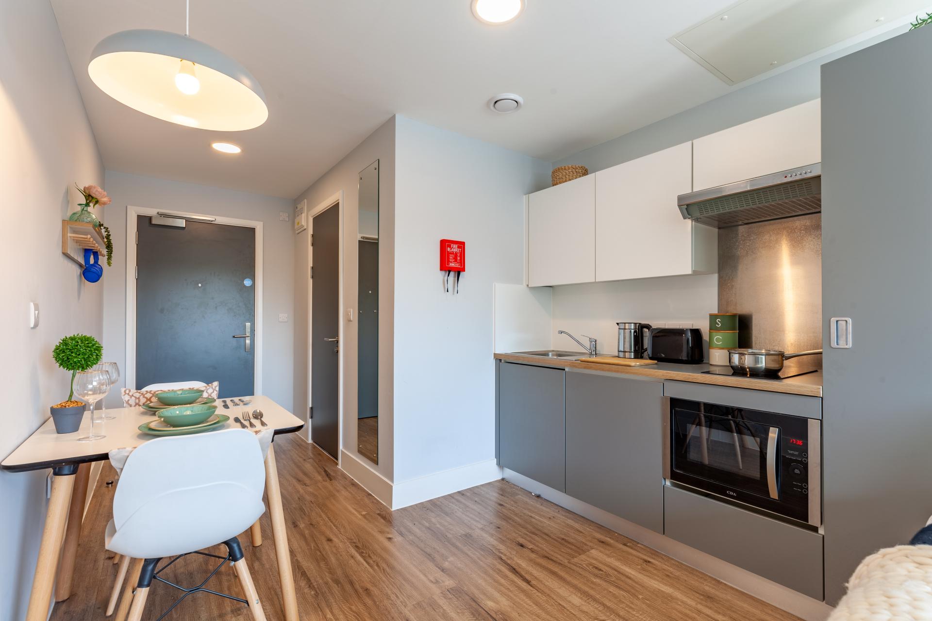 Premium Gold Studio - West Way Square - Gallery - 5