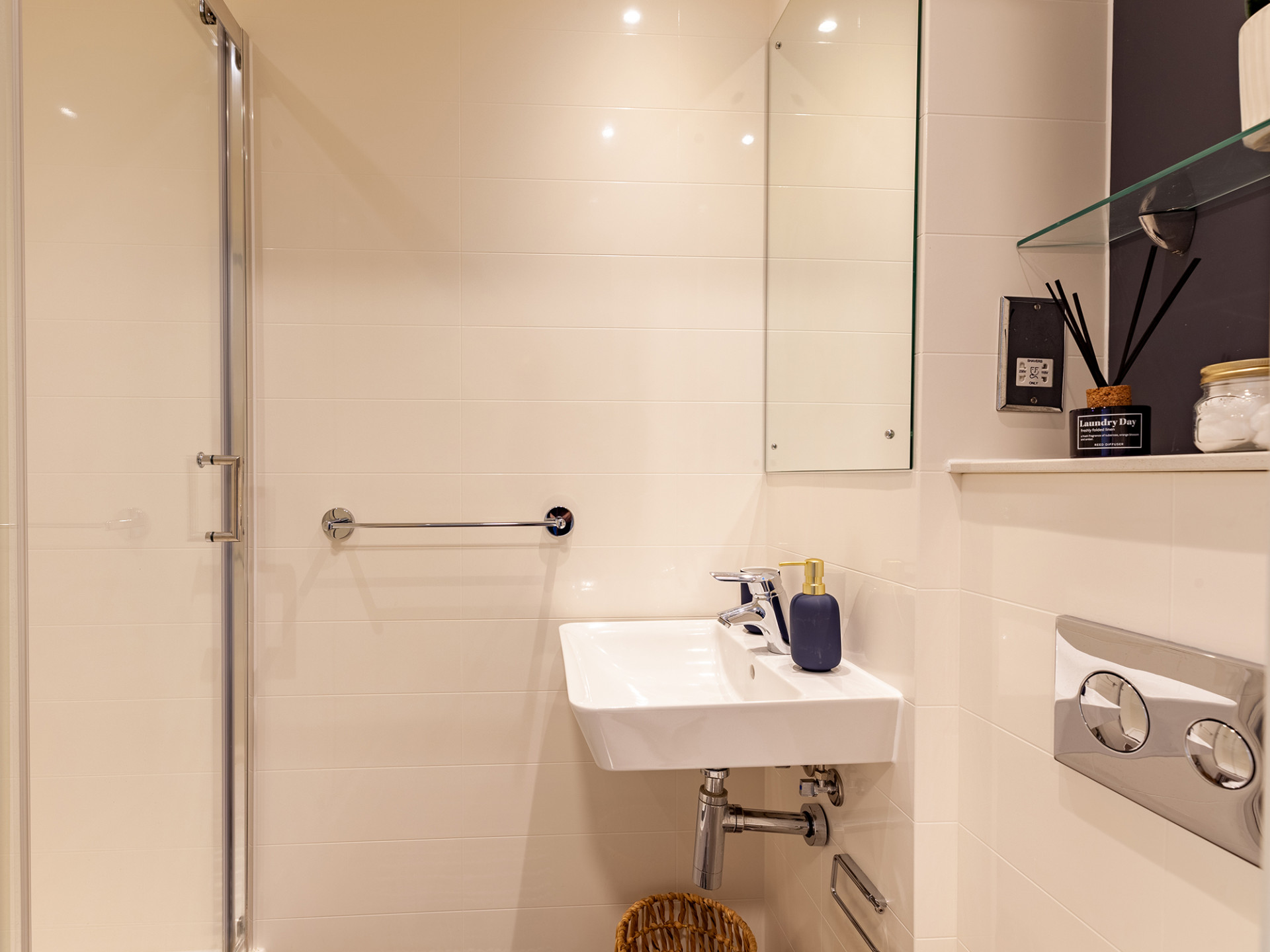  Superior Studio  -  West Way Square  - Gallery -  10