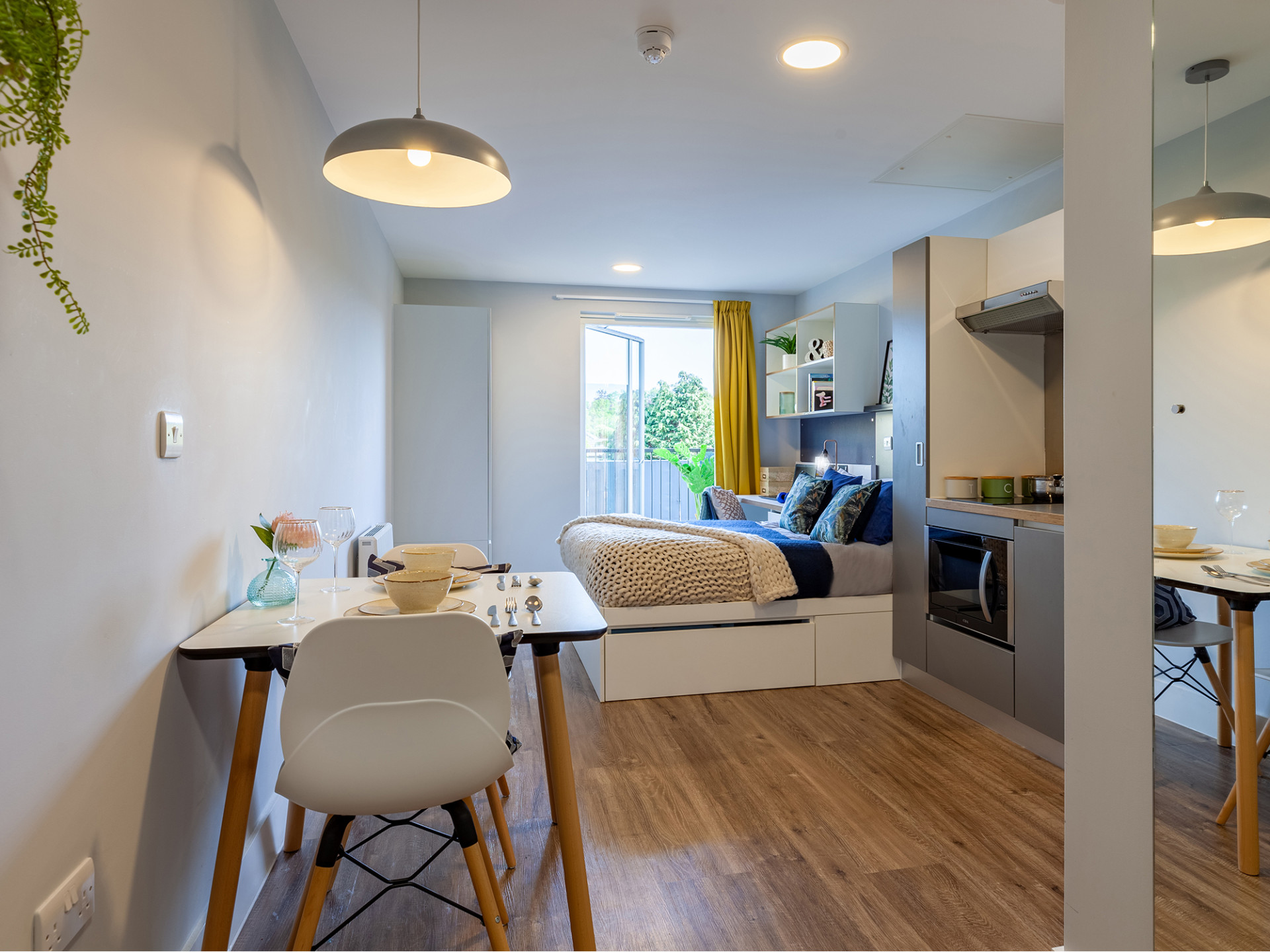 Superior Studio Terrace  -  West Way Square  - Gallery -  3