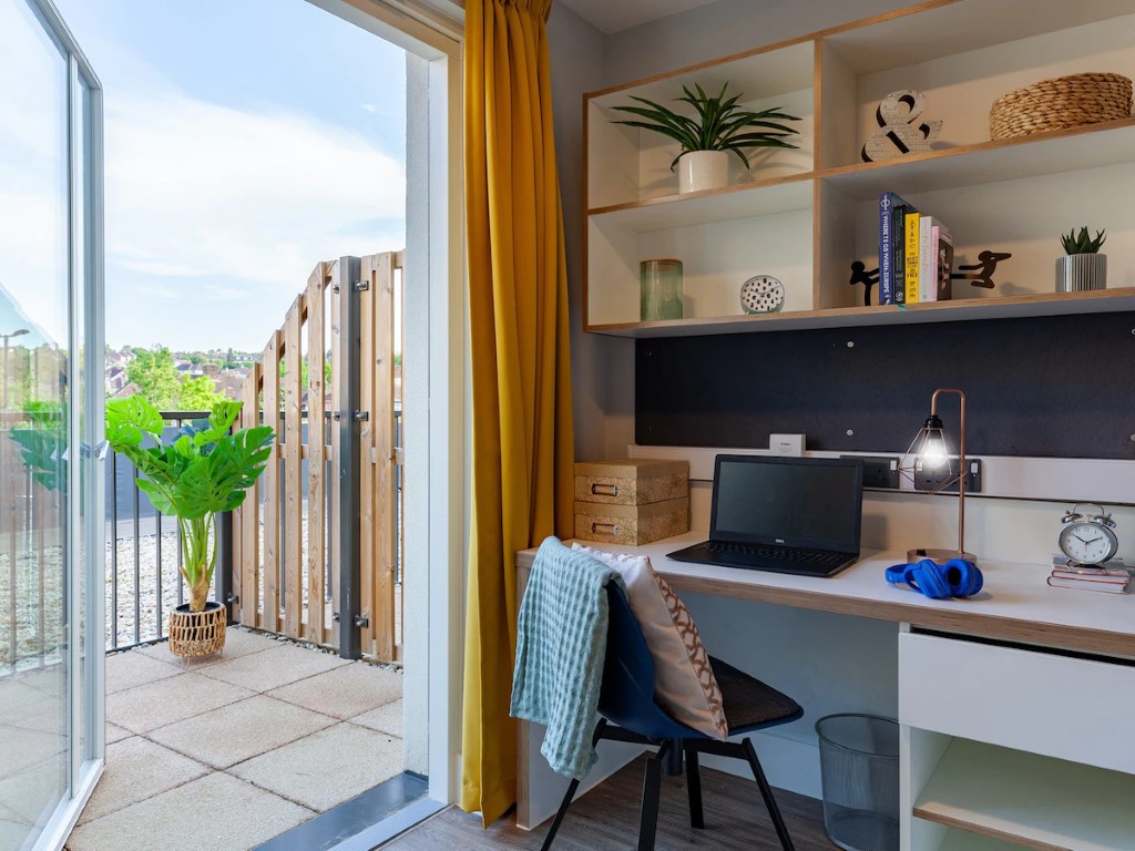  Superior Studio Terrace  -  West Way Square  - Gallery -  16