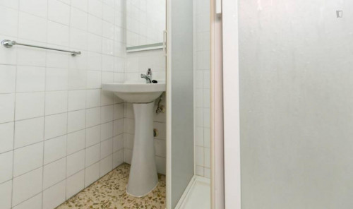 Bright double bedroom near Campus de Fuentenueva UGR - Gallery - 5