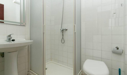 Bright double bedroom near Campus de Fuentenueva UGR - Gallery - 4