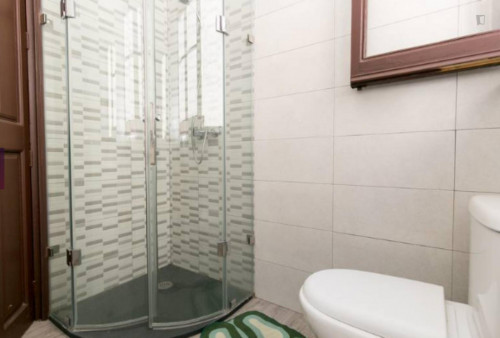 Neat double bedroom near Basílica de San Juan de Dios - Gallery - 7