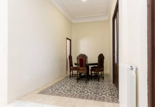 Neat double bedroom near Basílica de San Juan de Dios - Gallery - 20