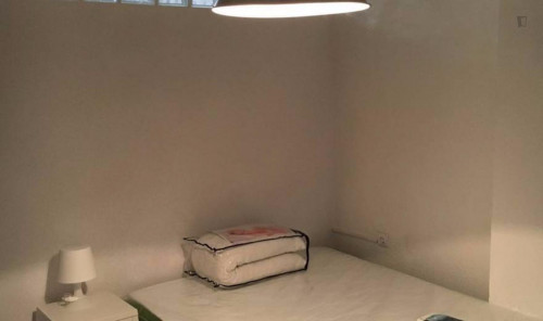 Welcoming double bedroom with a balcony, close to Plaza de Gracia - Gallery - 4