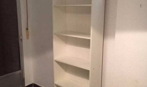 Welcoming double bedroom with a balcony, close to Plaza de Gracia - Gallery - 3