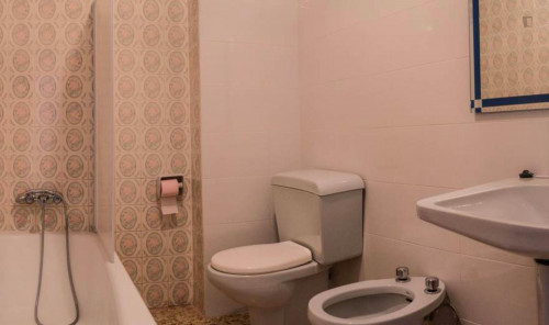 Comfortable double bedroom near Parque García Lorca - Gallery - 6