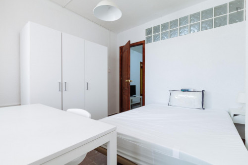 Single bedroom not far from UGR: Escuela Técnica Superior de Ingeniería de Caminos, Canales y Puertos