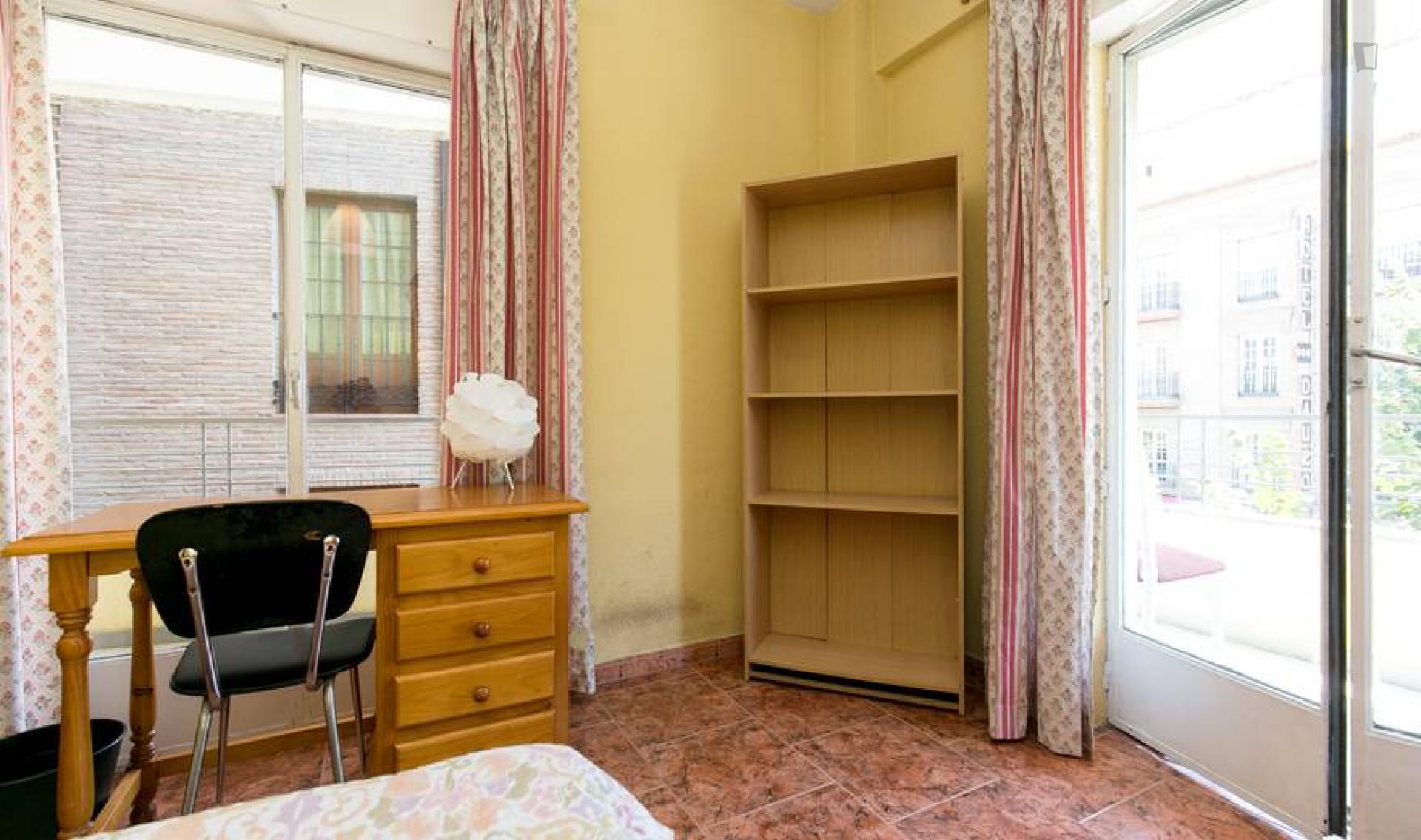 Pleasant single bedroom not far from Parque García Lorca
