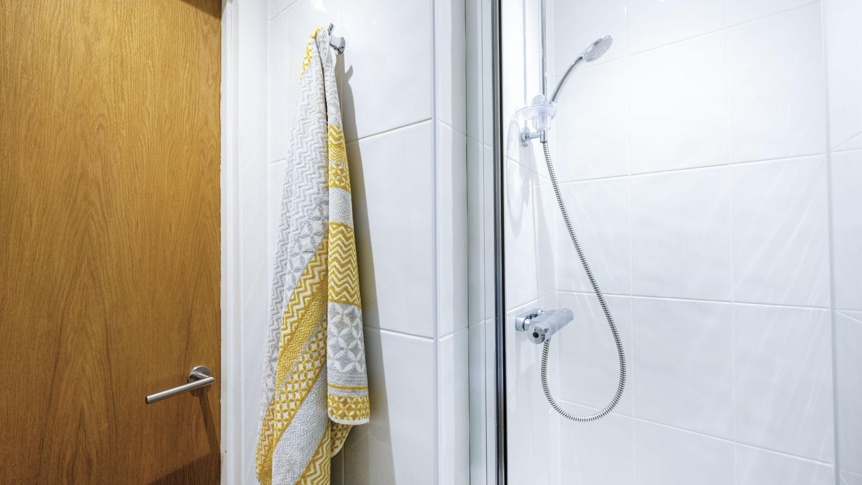  Standard En-Suite  -  St Leonard's House  - Gallery -  10