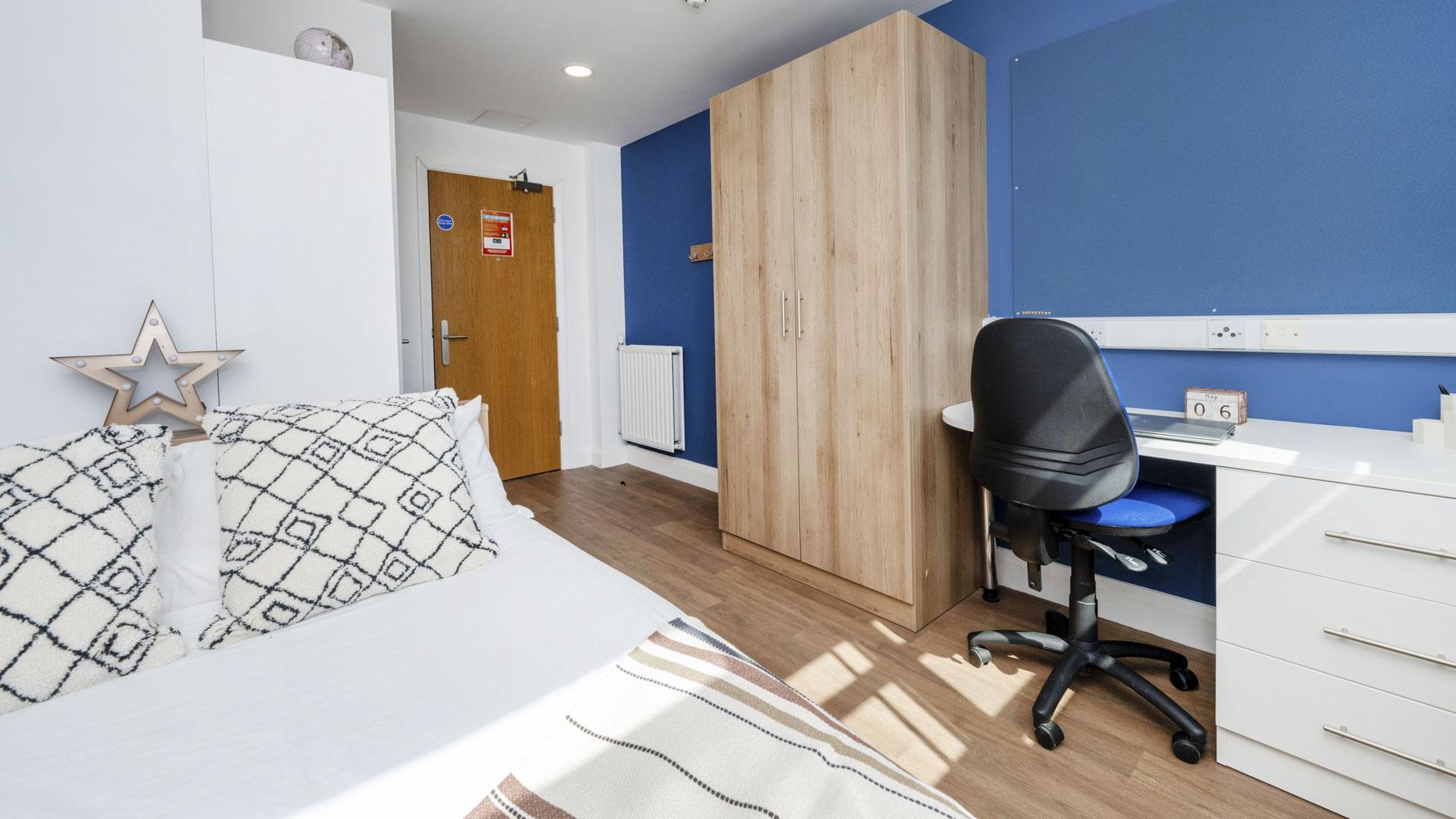  Standard En-Suite  -  St Leonard's House  - Gallery -  8