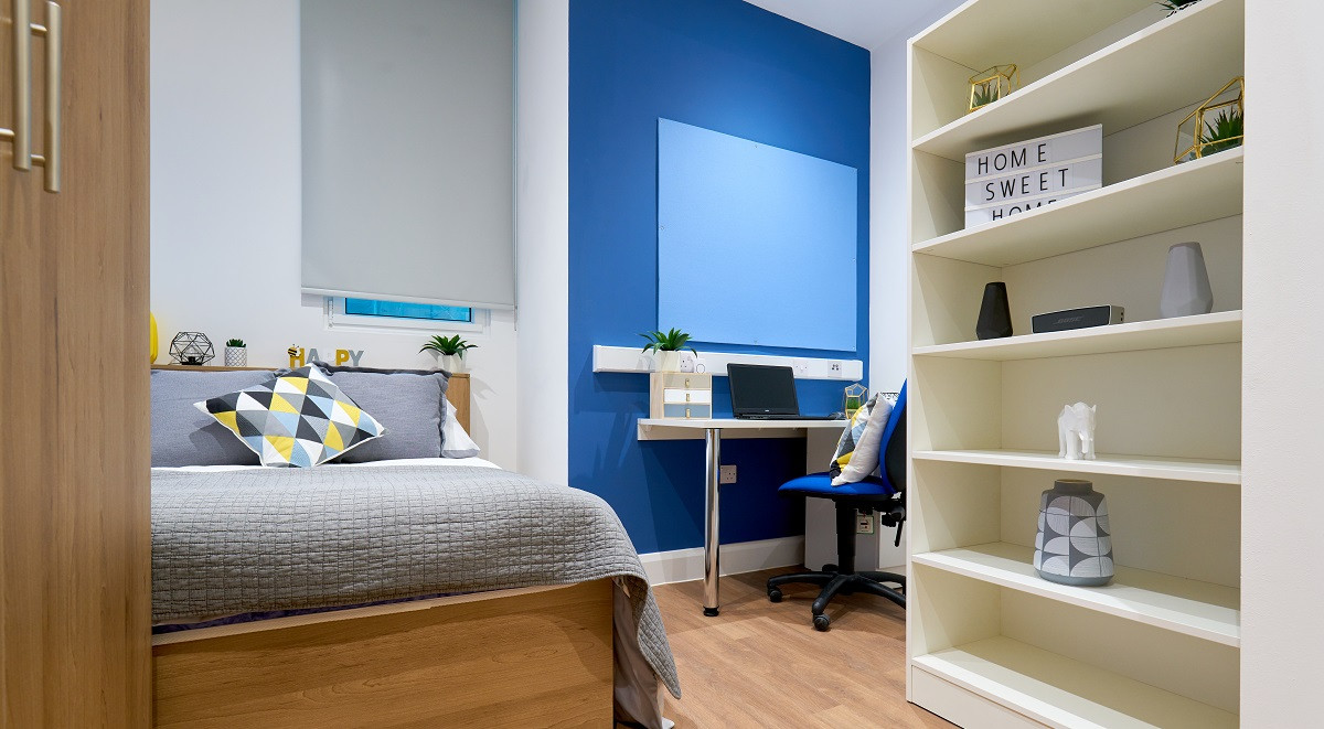  Essential En-Suite  -  St Leonard's House  - Gallery -  15