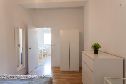 Relaxing double bedroom with a small terrace, in Albors