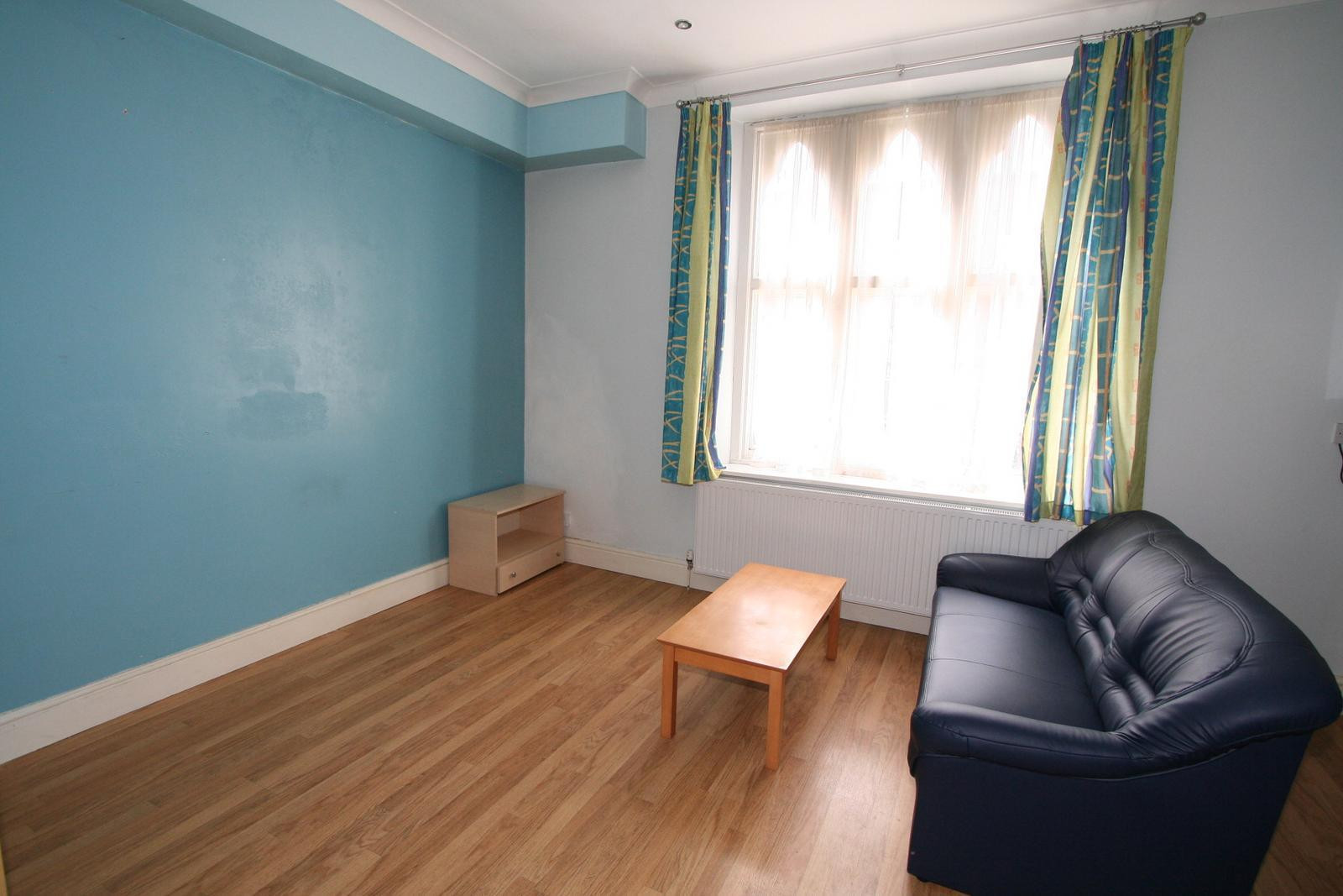 Flat 3, 40 - Rentinc - HYDE TERRACE - LS2 9LN - Gallery - 2