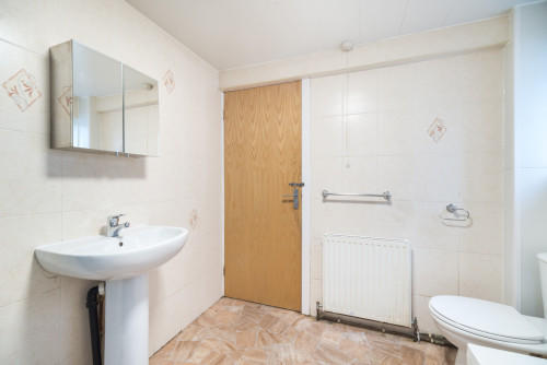 rentinc-st-annes-drive-ls4-2rz-leeds-74434309420250213122527AM